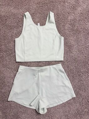 🔥 LULULEMON Soft Ribbed Matching Set – Sage Green Crop Tank 10 + Shorts Size 8 🔥